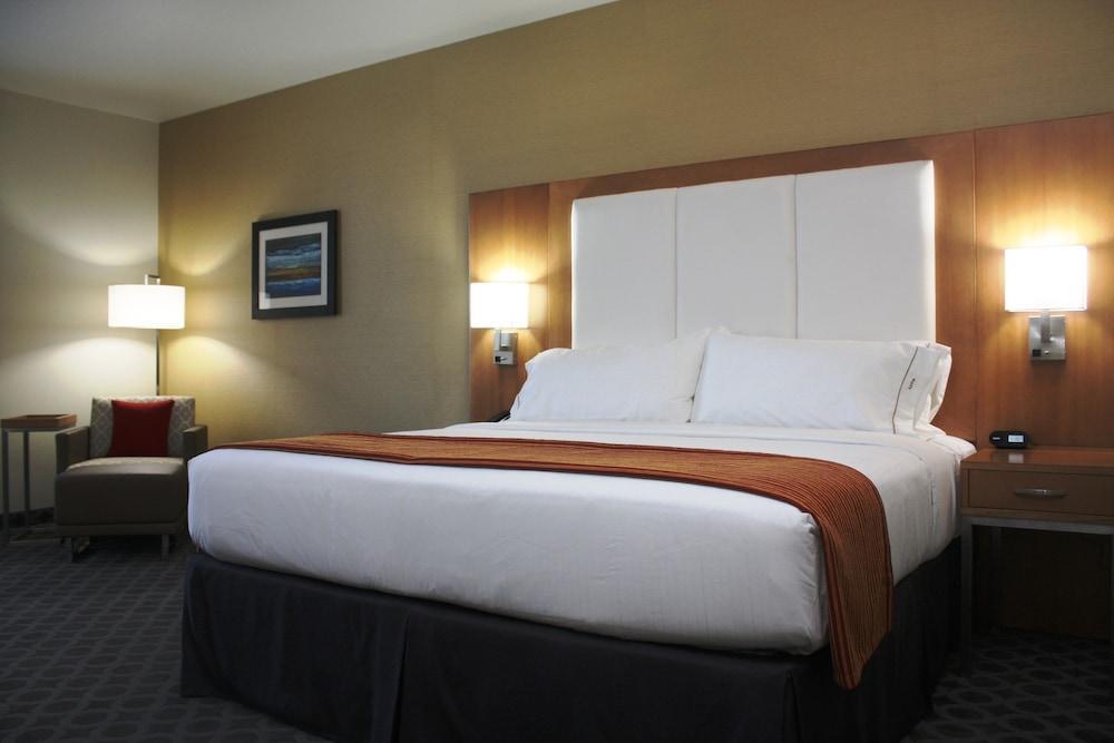 Hampton By Hilton North Hollywood Hotel