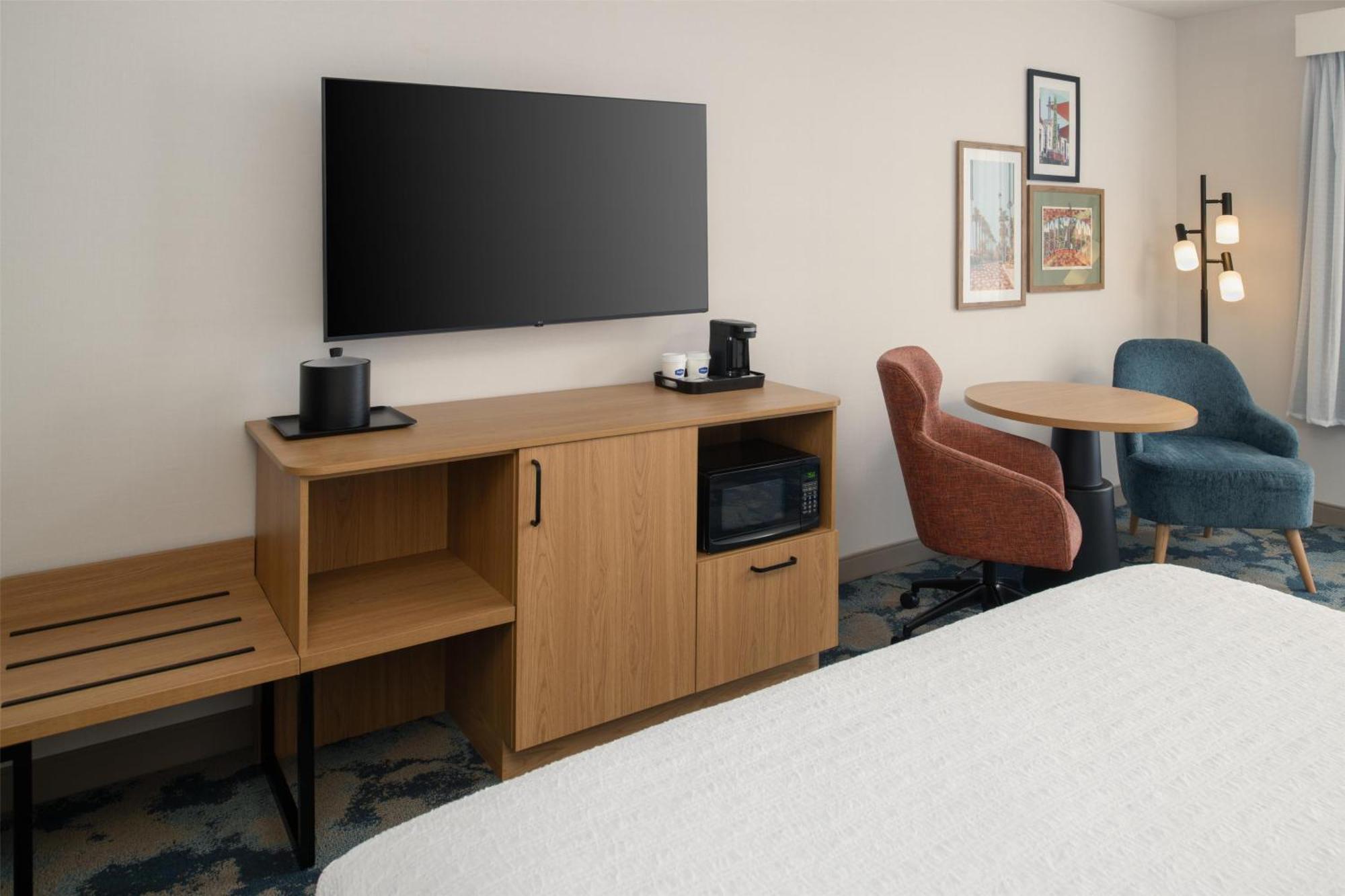 Hotel Hampton By Hilton North Hollywood