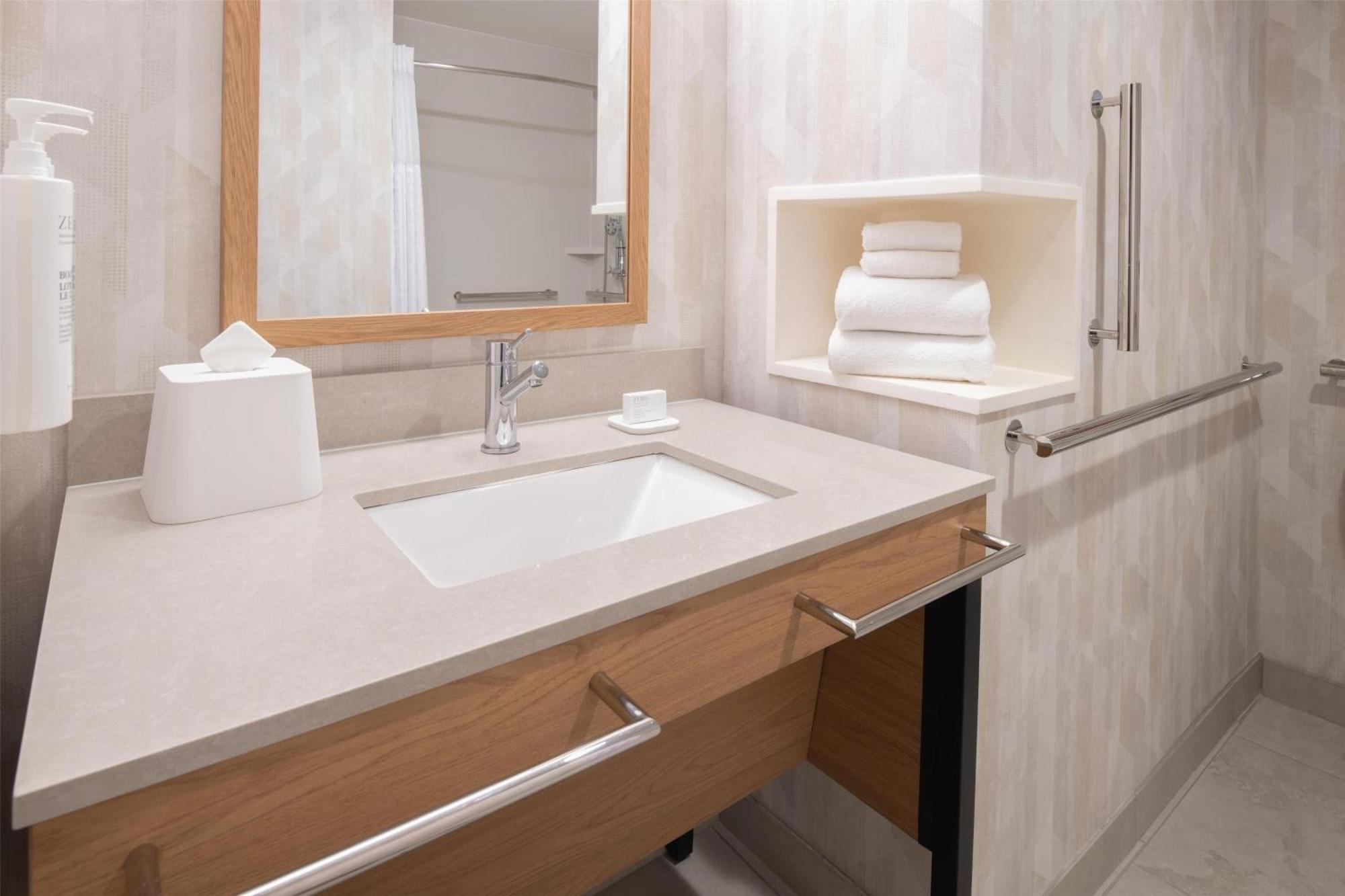 Hampton By Hilton North Hollywood Hotel 3*