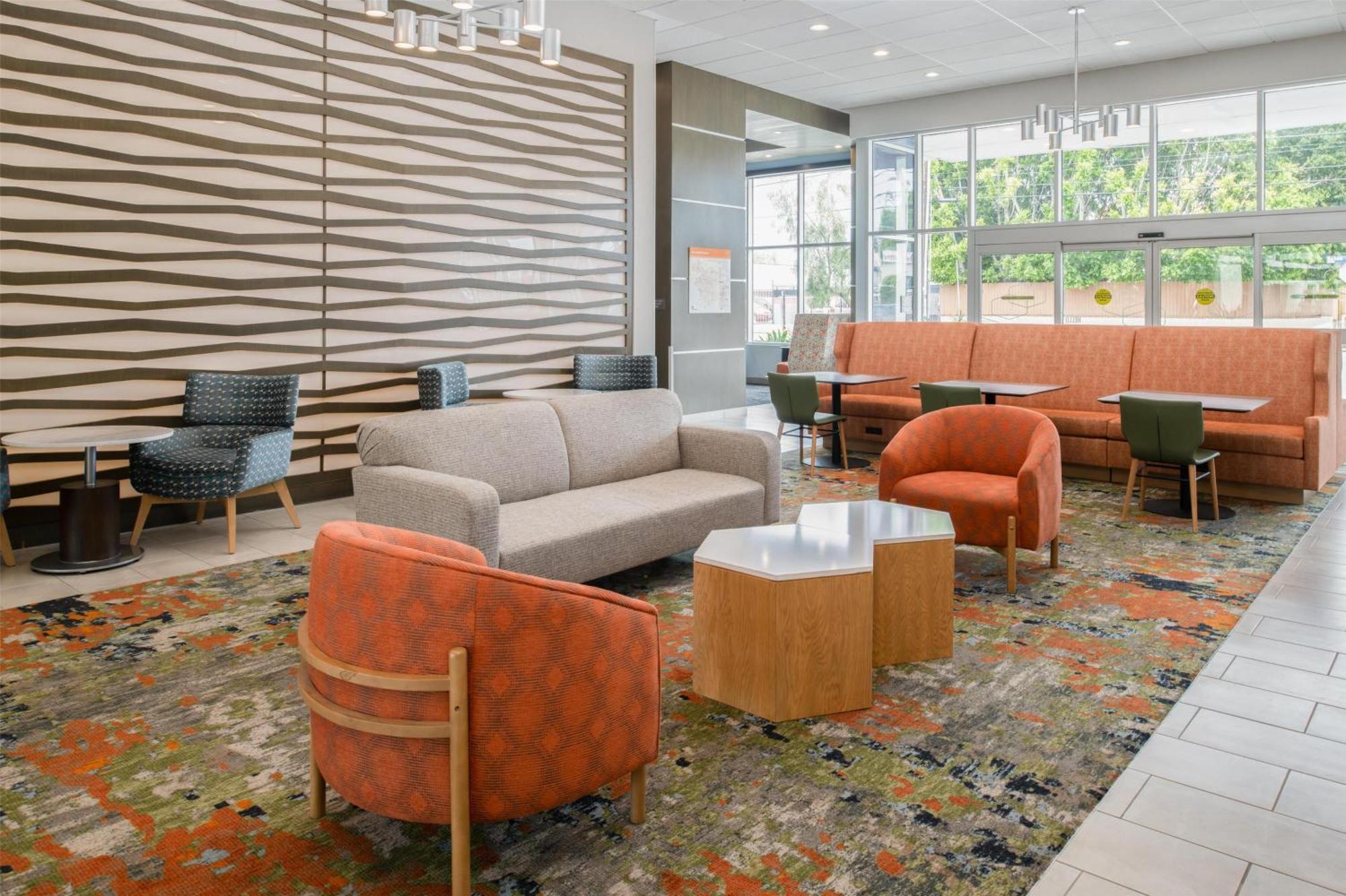 Hotel Hampton By Hilton North Hollywood 3*