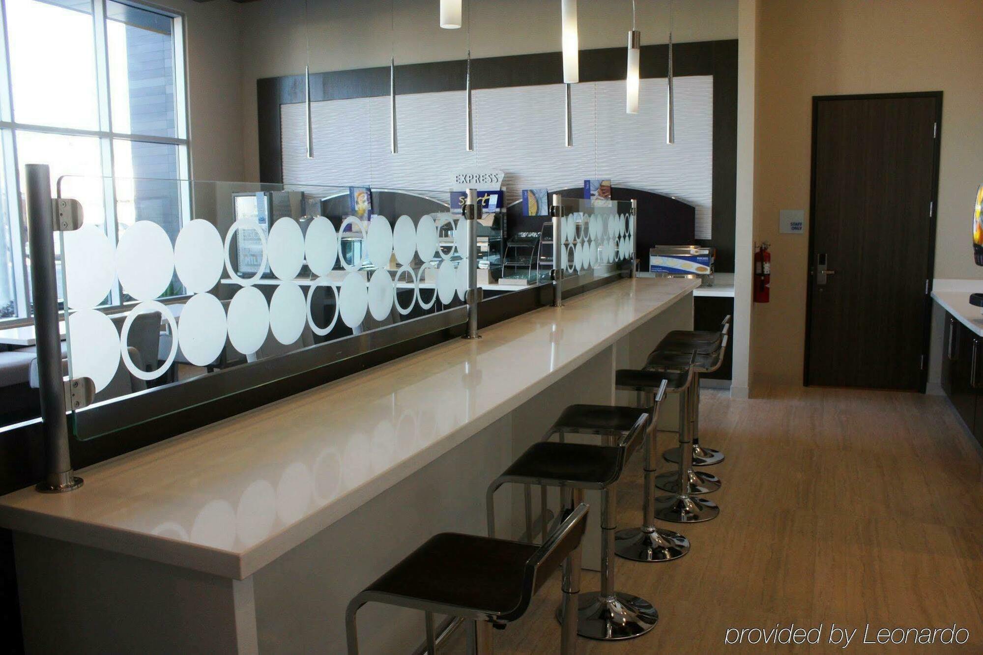 Express North Hollywood - Burbank Area By Ihg 3* Los Angeles